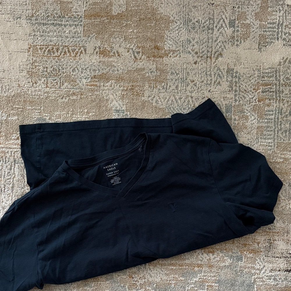 American Eagle Outfitters Black V-Neck Tee